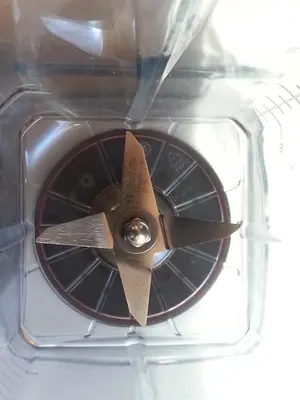 Vitamix 5200 Blender — Daylight, Close-up