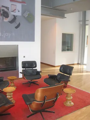 Vitra Eames Lounge Chair — In store, Room view, In room
