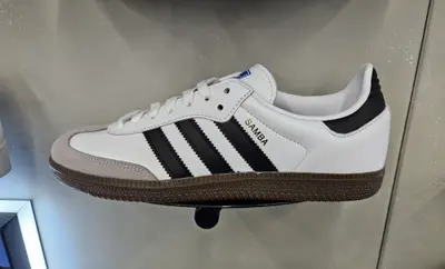 Adidas Samba OG — In store, Side, On shelf